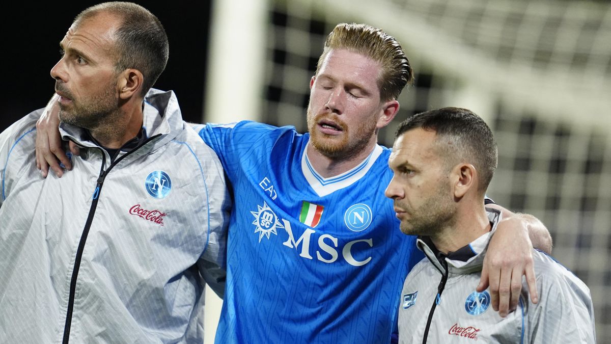 Zdrcená hvězda si bizarně ublížila. De Bruyne se vážně zranil při penaltě